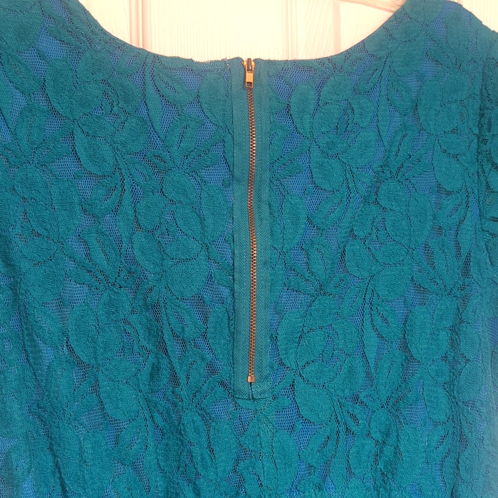 Green lace dress - Picture 5 of 5